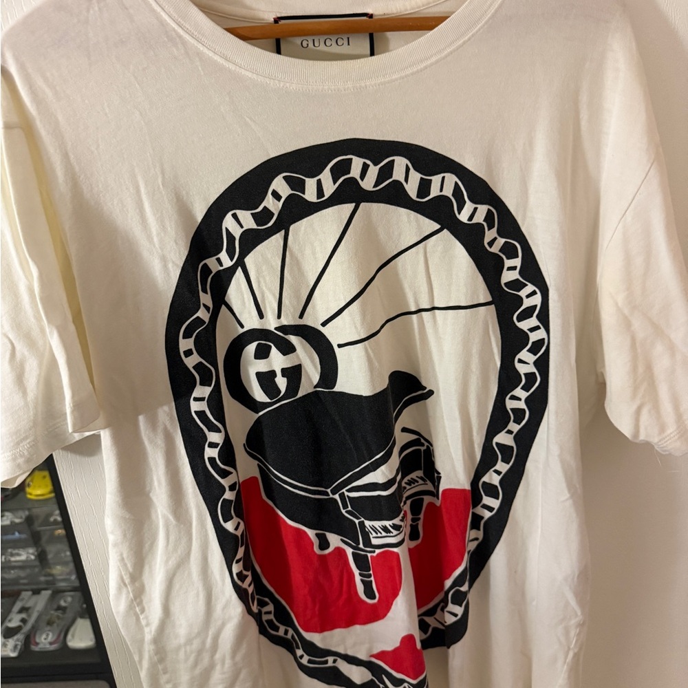 Gucci Ivory Tee with Black and Red Graphic